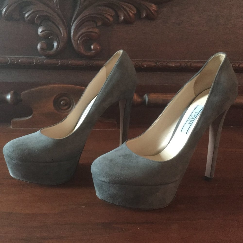 PRADA Milano Gray Suede Platform Pumps 36.5/6.5M